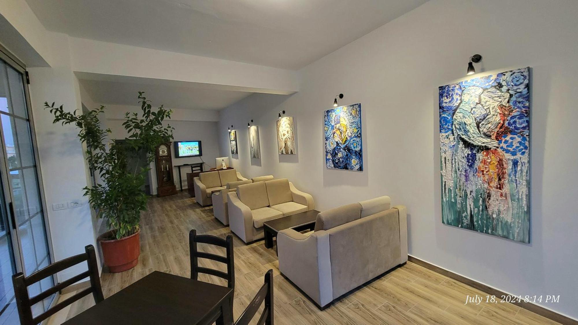 Rooms By Lion กรูเยอ ภายนอก รูปภาพ