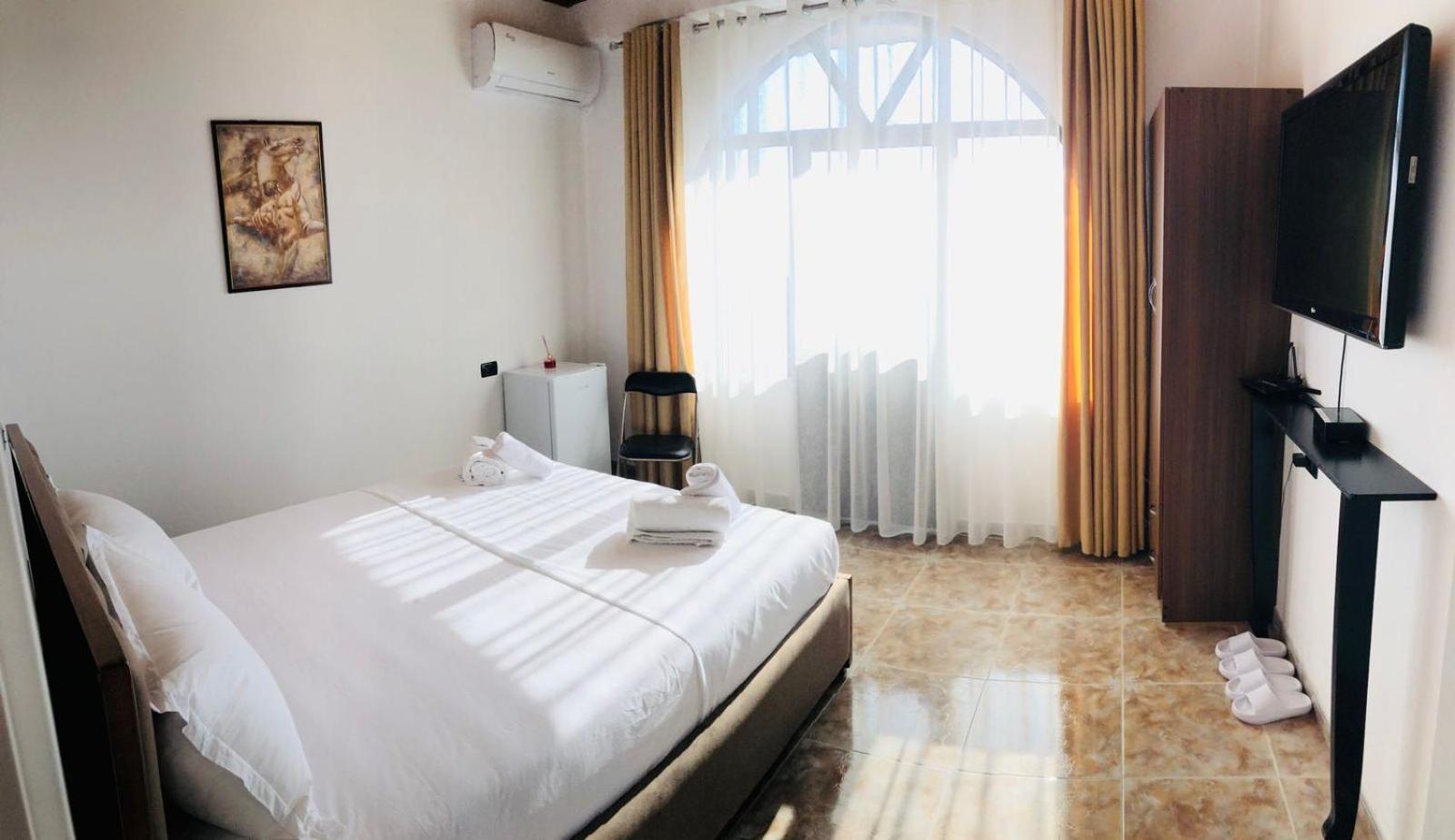Rooms By Lion กรูเยอ ภายนอก รูปภาพ
