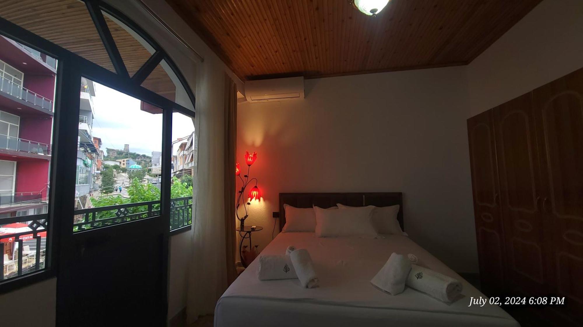 Rooms By Lion กรูเยอ ภายนอก รูปภาพ