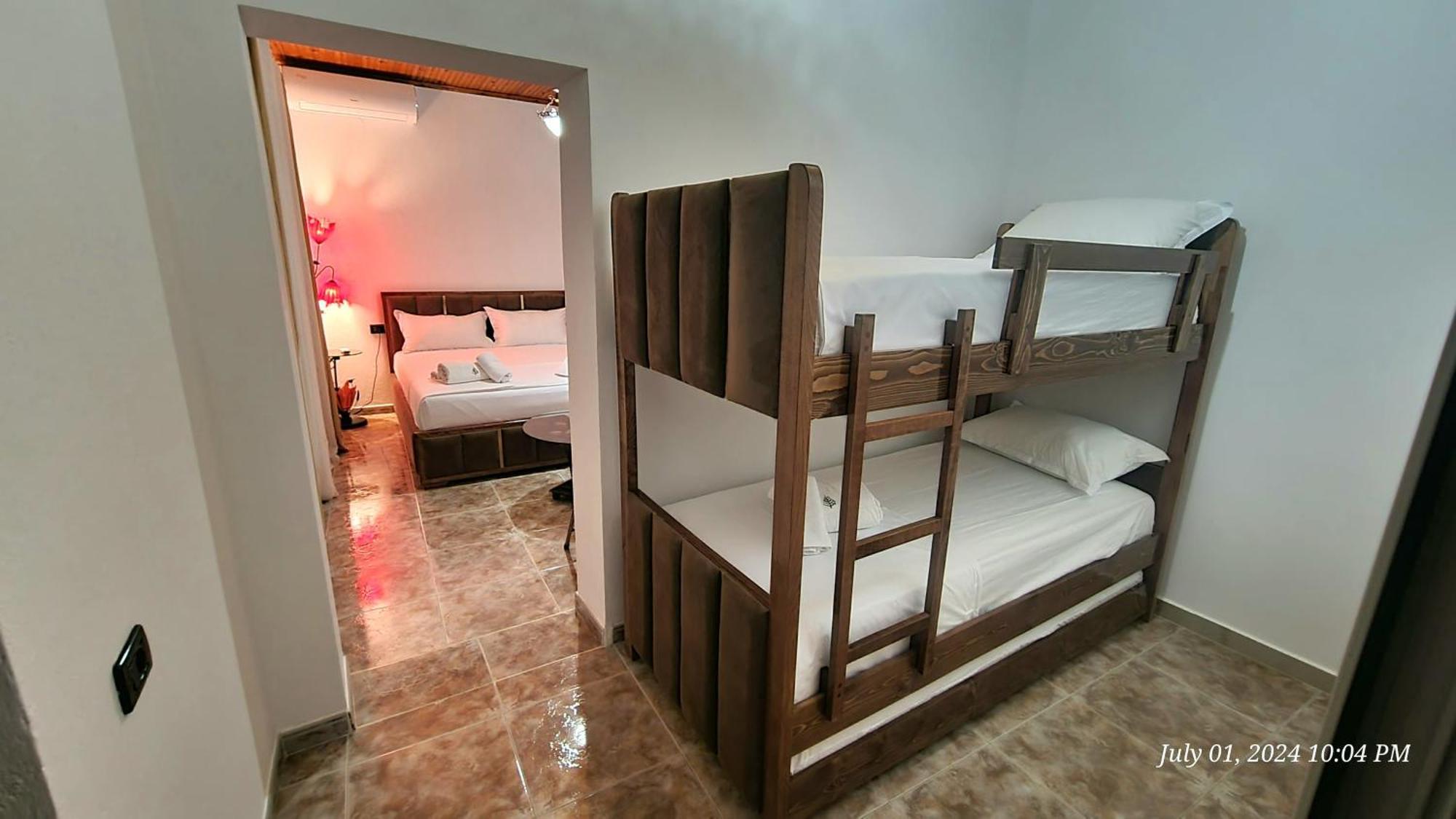 Rooms By Lion กรูเยอ ภายนอก รูปภาพ